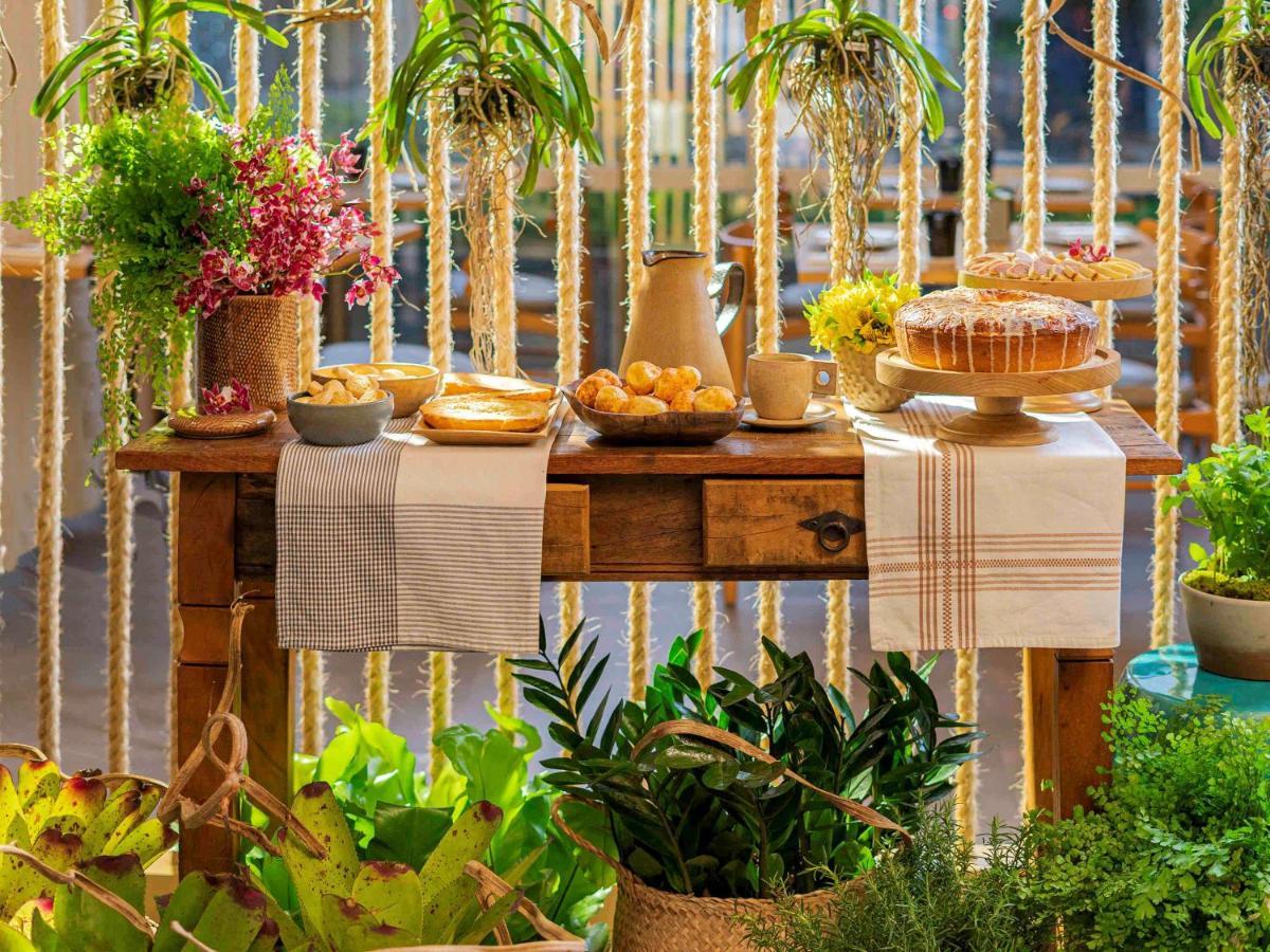 Grand Mercure Sao Paulo Vila Olimpia Exterior foto A table with a runner